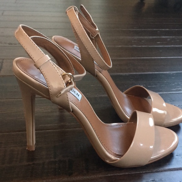 Steve Madden 7 Tan Sandal Heel - Picture 2 of 5